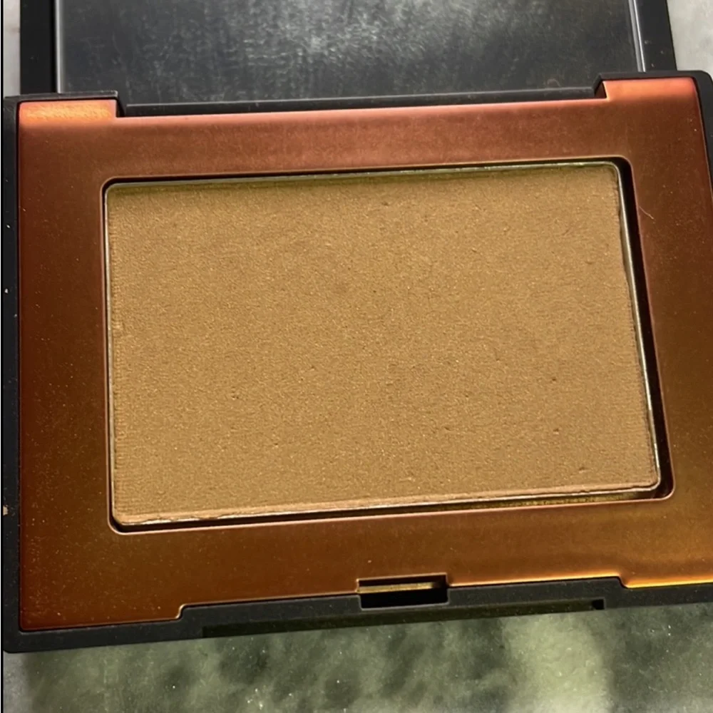 Nars‎ Bronzing Powder Laguna